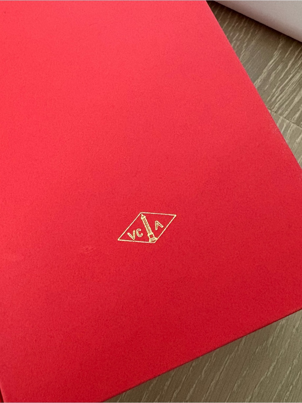 Van Cleef & Arpels Lunar New Year Red and Gold Gift Box Display & Envelopes - Picture 13 of 15